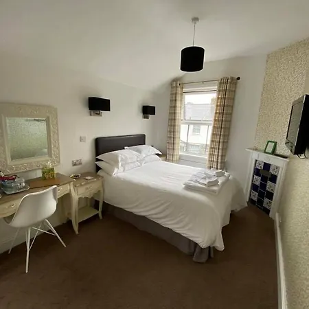 Hall Garth 4*