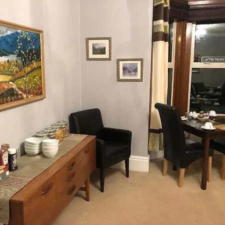 Hall Garth 4*