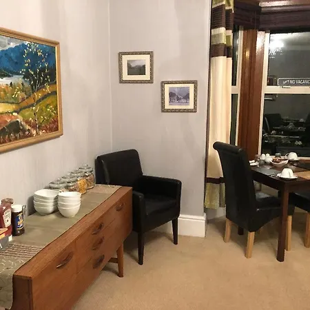 Hall Garth 4*
